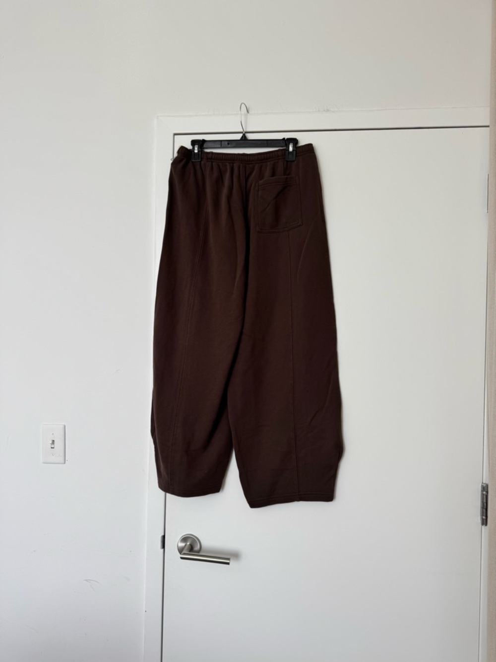 Vuori Brown Barrel Sweatpants - Picture 3 of 5